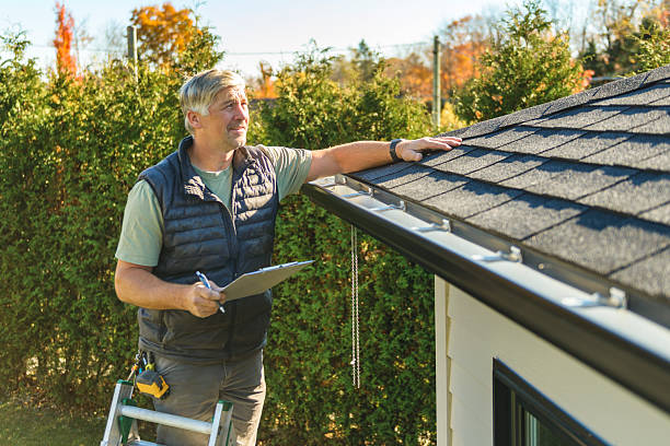 Professional Roof Replacement technician working in Ellinger, TX
